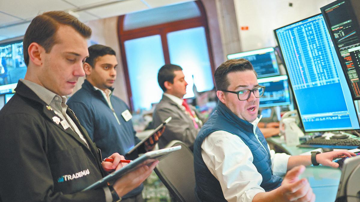 Wall Street cierra mixto por avance de los rendimientos de los bonos del Tesoro