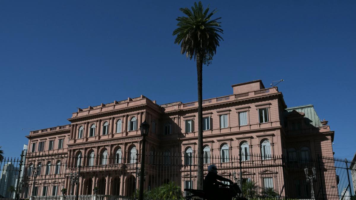 Tesoro argentino coloca títulos por valor equivalente a unos 8,900 millones de dólares