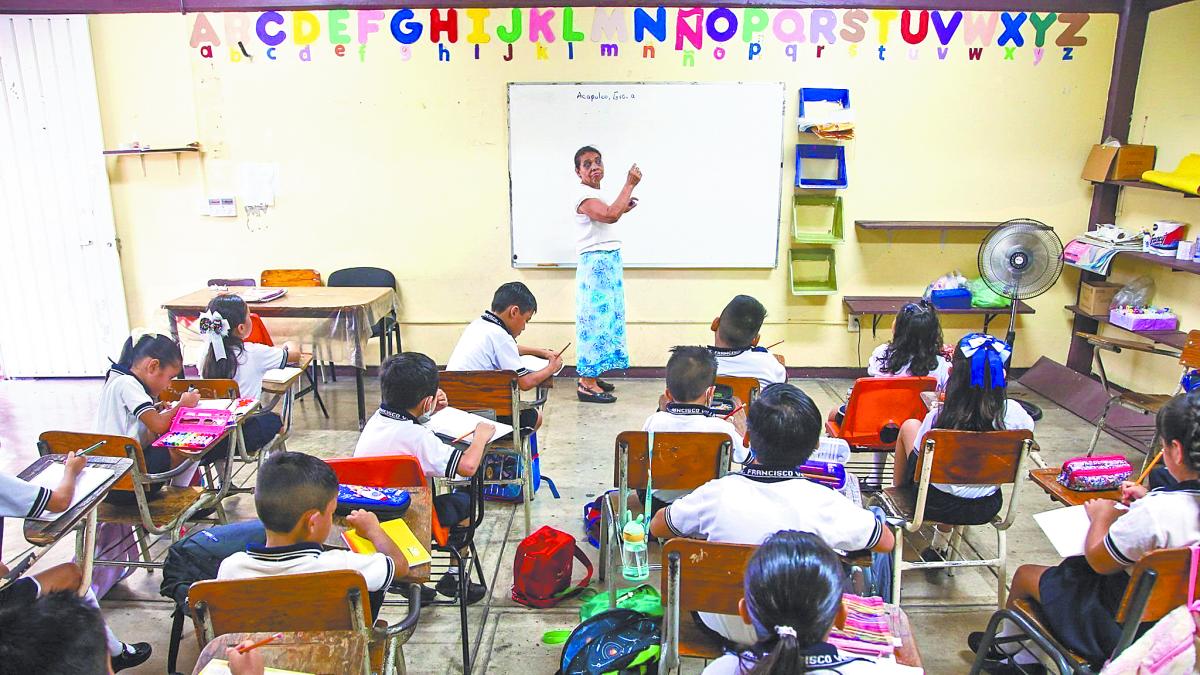 Enfrentan más de 27 millones de mexicanos rezago educativo