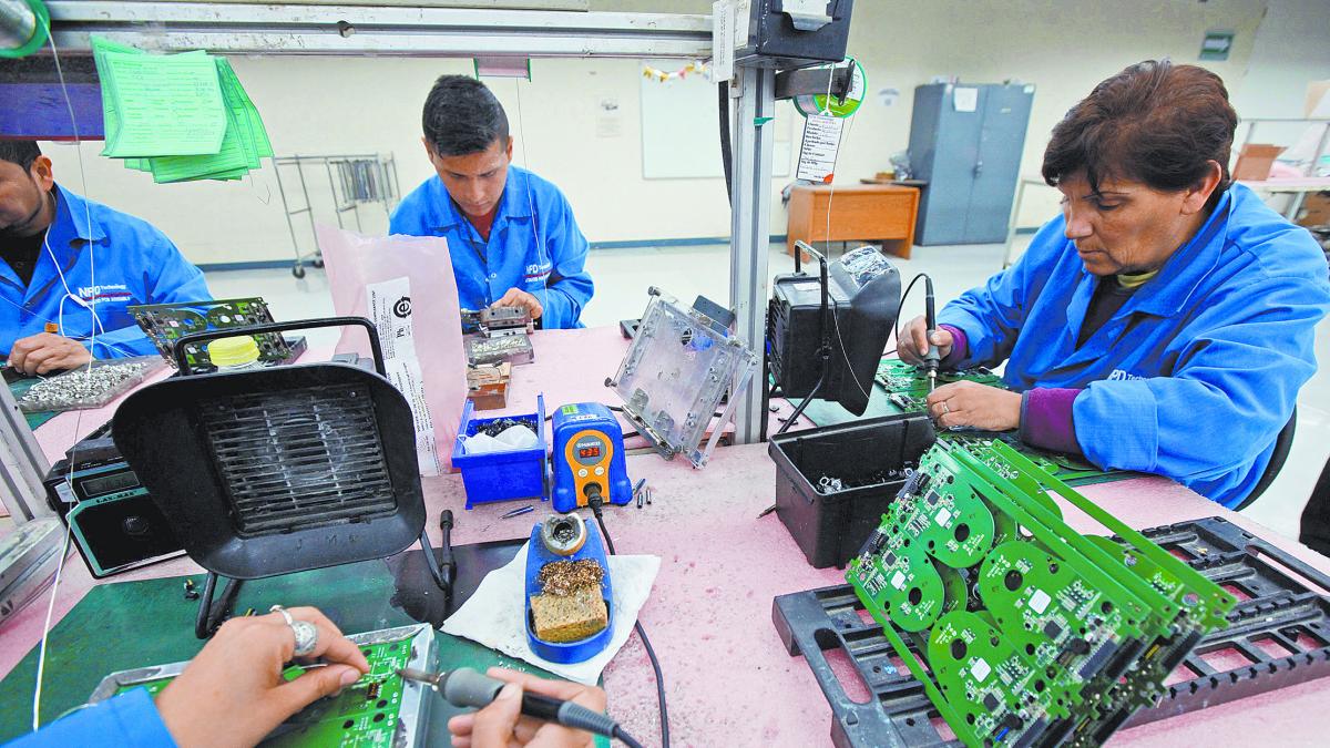 Incertidumbre por T-MEC seguirá frenando inversión en México: S&P Intelligence