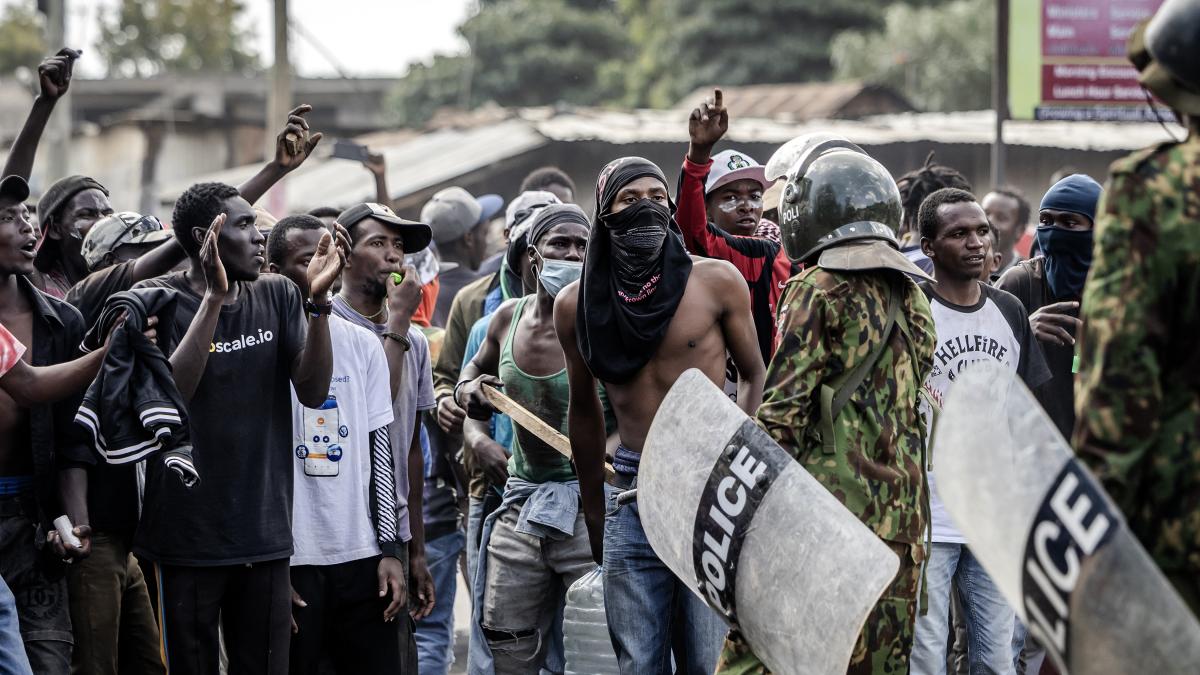 Kenia reprime protestas contra centro de cuarentena para estadounidenses expuestos al ébola