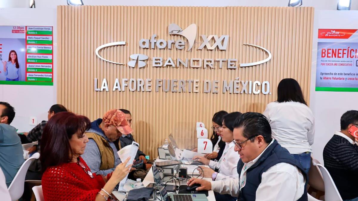 XXI Banorte atiende a más de 950 personas en la primera Feria de Afores de Puebla