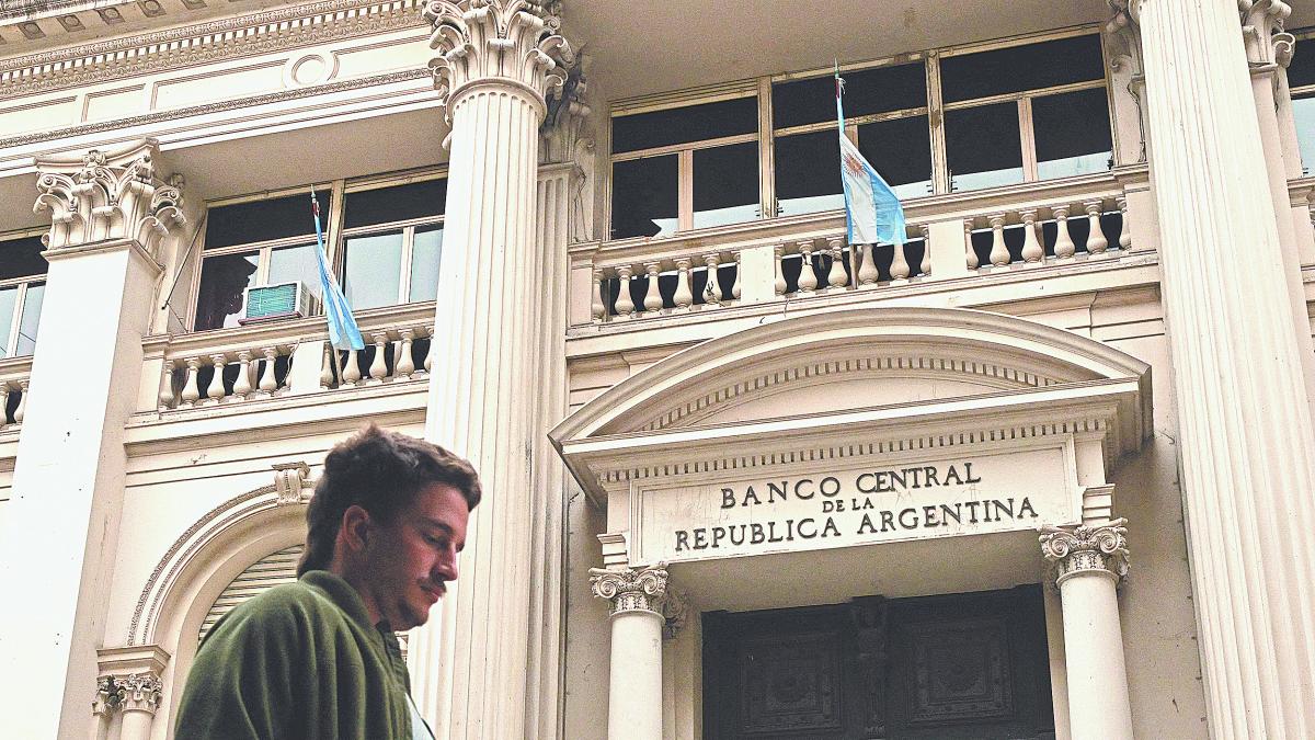 Milei alista reforma al Banco Central para darle un mandato único