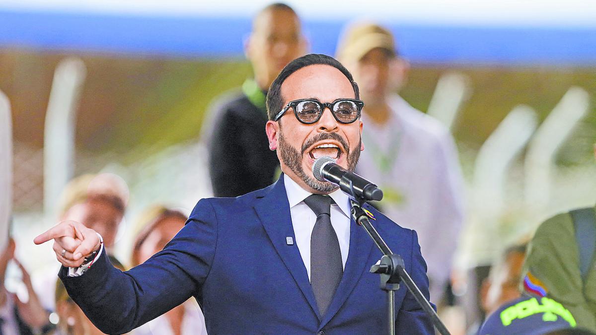 De la Espriella rechaza reforma tributaria de Gustavo Petro