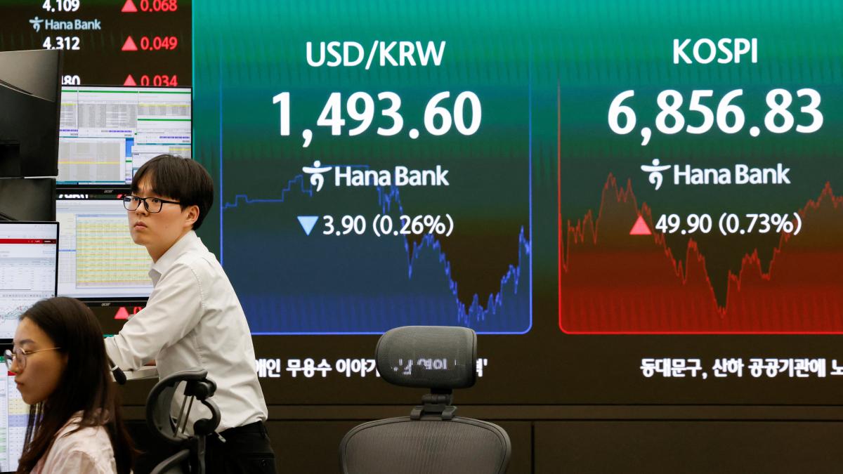 Bolsa de Seúl cae más de 10% en medio de baja generalizada del sector tecnológico