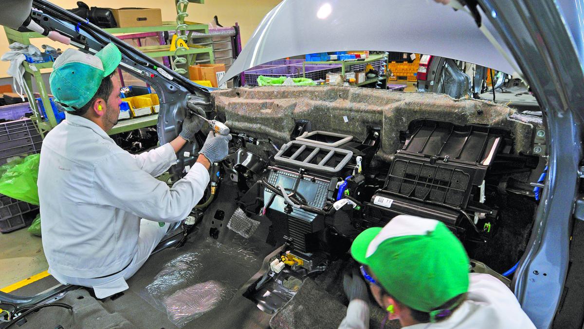 México debe diversificar su producción para no depender sólo de algunas industrias