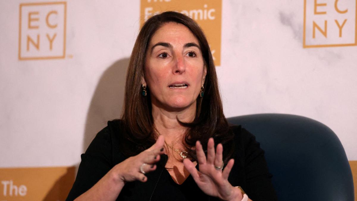 Presidenta de la Fed de Cleveland dice que es tiempo de subir las tasas de interés