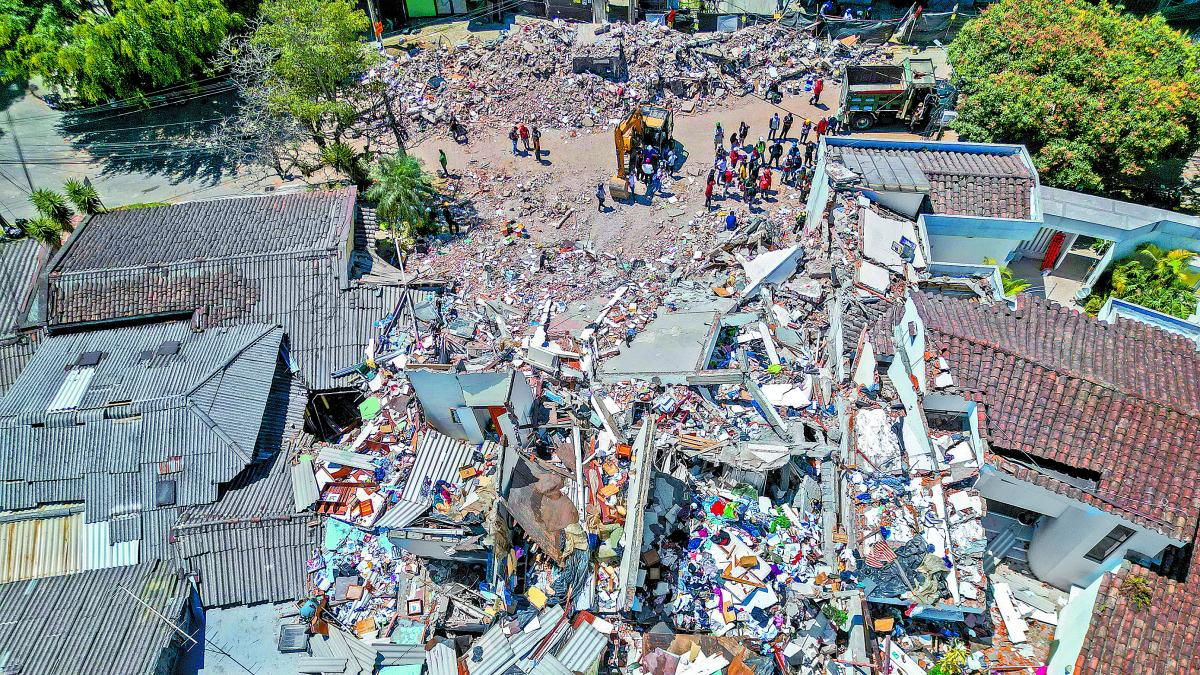 Reconstrucción por terremoto costaría 6,350 millones de dólares, calculan
