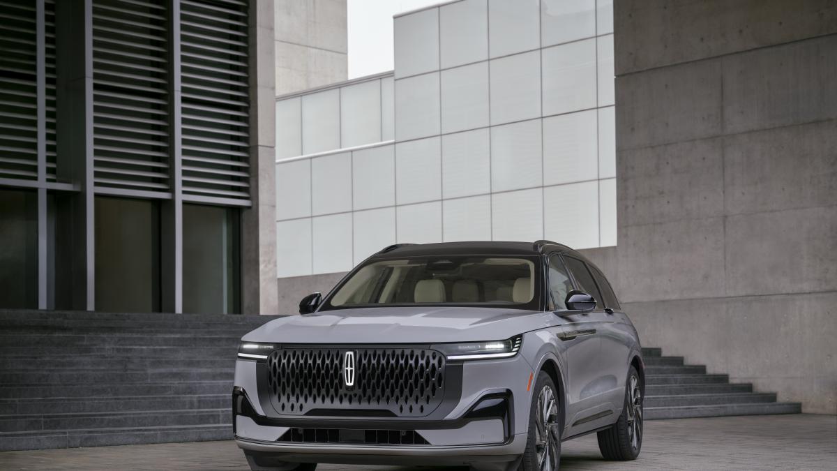 Lincoln Nautilus 2027: así es el rediseño del SUV más vendido de la marca