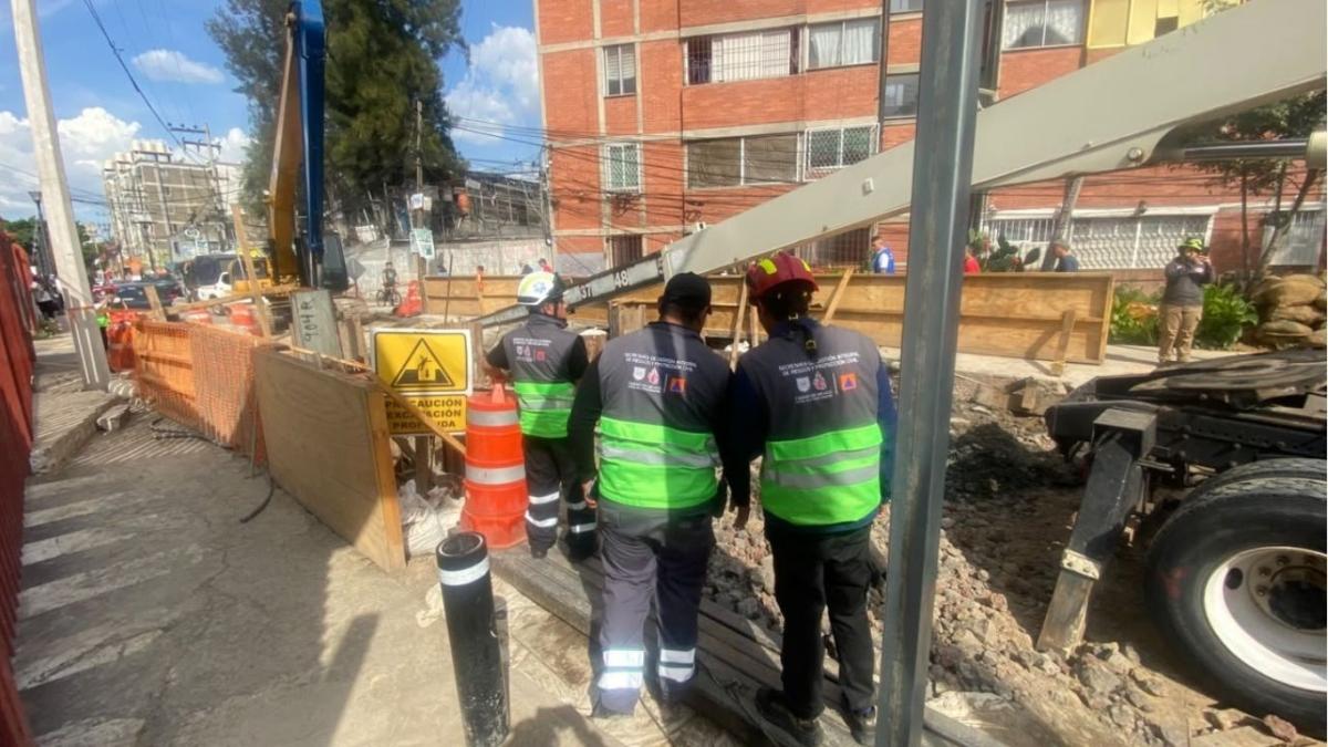 Cae pluma de construcción de 20 metros en Iztacalco y deja una persona lesionada