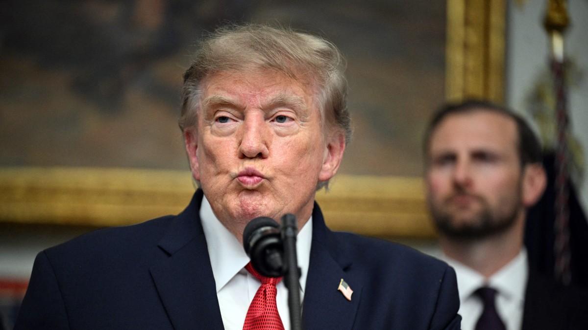Trump revela nuevo helipuerto en la Casa Blanca en medio de un frenesí de obras
