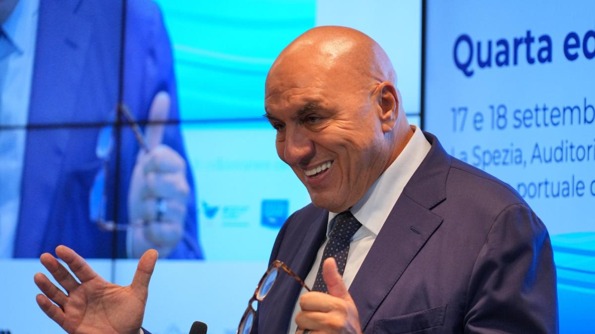 Italia "activa" a su Marina para garantizar el paso de los buques italianos por Bab el Mandeb
