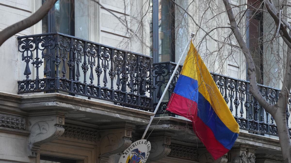 FMI califica de insostenible la situación fiscal de Colombia y pide reducir la deuda
