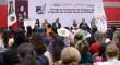 Jabnely Maldonado, vocal ejecutiva del Fovissste, en la entrega de constancias de finiquito en Chihuahua.