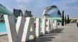 La Ciudad de las Artes y las Ciencias simboliza la Valencia contemporánea, entre arquitectura, cultura, innovación y espacios abiertos junto al antiguo cauce del río Turia.