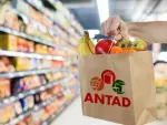 La ANTAD detalló que por tipo de tienda, las departamentales tuvieron el peor desempeño.

Para más información del tema, visita: https://www.eleconomista.com.mx/empresas/caida-1-7-ventas-tiendas-antad-febrero-pone-racha-crecimiento-cuatro-anos-20250313-750437.html

¡Síguenos en nuestras redes sociales para mantenerte informado!

Twitter: https://twitter.com/eleconomista 
Facebook: https://www.facebook.com/ElEconomista.mx
Instagram: https://www.instagram.com/eleconomistamx
LinkedIn: https://www.linkedin.com/company/el-economista/

#ElEconomista #EETV