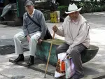 Mientras una pensión de un trabajador de la Comisión Federal de Electricidad es de 961,365 pesos, la de alguien que cotiza al Instituto Mexicano del Seguro Social es de 179,609 pesos.