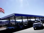 El precio promedio de la gasolina en Estados Unidos se disparó por encima de los 4 dólares por galón este martes, su nivel más alto en casi cuatro años debido a la guerra con Irán.

¡Síguenos en nuestras redes sociales para mantenerte informado!