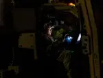 Militar estadounidense utilizando el equipo para derribar drones.