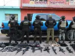 Armas incautadas como resultado del operativo.