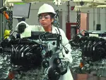 RECORRIDO POR LA PLANTA HONDA EN CELAYA, GUANAJUATO. LOS MOTORES DE LA MARCA PASAN POR LA ULTIMA REVISION UNA VEZ ARMADOS.