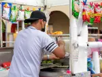 La precariedad laboral marca la entrada de los jóvenes al mercado de trabajo en México: alta informalidad, bajos salarios, ausencia de prestaciones y jornadas que exceden la ley son parte del panorama que enfrentan.