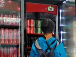 Más de la mitad de las personas en redes sociales en el país rechaza el aumento al IEPS en refrescos por considerarlo un golpe al bolsillo, mientras 29% lo respalda como medida contra la obesidad.

Para más información del tema, visita: https://www.eleconomista.com.mx/finanzaspersonales/60-mexicanos-rechaza-aumento-impuesto-refrescos-20250909-776466.html

¡Síguenos en nuestras redes sociales para mantenerte informado!

Twitter: https://twitter.com/eleconomista 
Facebook: https://www.facebook.com/ElEconomista.mx
Instagram: https://www.instagram.com/eleconomistamx
LinkedIn: https://www.linkedin.com/company/el-economista/

#ElEconomista #EETV