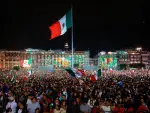 Festejos por el 215 Aniversario del inicio de la Independencia de México en el Zócalo de la Ciudad de México. En el primer evento encabezado por la presidenta Claudia Sheinbaum.