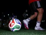 La FIFA presenta el balón Trionda.
