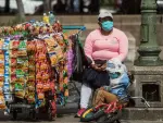 La creación de empleo mantuvo en octubre un ritmo positivo, pero impulsada por la informalidad, una tendencia observada a lo largo del año. 

Para más información del tema, visita: https://www.eleconomista.com.mx/capital-humano/mercado-laboral-genera-655-000-empleos-octubre-informalidad-motor-20251128-788753.html

¡Síguenos en nuestras redes sociales para mantenerte informado!

Twitter: https://twitter.com/eleconomista
Facebook: https://www.facebook.com/ElEconomista.mx
Instagram: https://www.instagram.com/eleconomistamx
LinkedIn: https://www.linkedin.com/company/el-economista/

#ElEconomista #EETV
