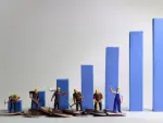 Los salarios mínimos profesionales de la lista de 61 profesiones, oficios y trabajos especiales aumentarán13% y 5 por ciento, en línea con los incrementos para el salario mínimo general y fronterizo.