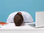Los trabajadores más jóvenes son los que más fatiga y sobrecarga de trabajo reportan en México.