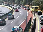 Pobladores y transportistas bloquearon la Autopista del Sol a la altura de Tierra Colorada para exigir el retiro de policías comunitarios de la UPOEG y el CIPOG. 

Para más información del tema, visita:https://www.eleconomista.com.mx/estados/bloqueo-autopista-sol-frena-regreso-turistas-exigen-retiro-autodefensas-guerrero-20260202-797999.html

Twitter: https://twitter.com/eleconomista   
Sitio web: https://www.eleconomista.com.mx/   
Facebook: https://www.facebook.com/ElEconomista.mx   
 
#ElEconomista  #EETV