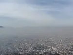 Panorámica de un amanecer contaminado en la zona oriente de la CDMX.
