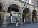 Comercios cerrados en el centro de Guadalajara, Jalisco.