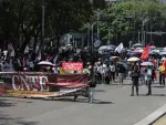 CNTE marcha en la CDMX e inicia paro nacional.