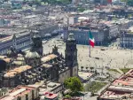 Según datos del Indicador Global de la Actividad Económica (IGAE), en su comparación anual, la actividad económica en el país mostró una contracción de 0.3%, la primera desde septiembre del año pasado cuando cayó en la misma magnitud.

Para más información del tema, visita: https://www.eleconomista.com.mx/economia/economia-mexico-registro-ligero-rebote-0-1-mensual-febrero-inegi-20260424-810389.html

¡Síguenos en nuestras redes sociales para mantenerte informado!

Twitter: https://twitter.com/eleconomista 
Facebook: https://www.facebook.com/ElEconomista.mx
Instagram: https://www.instagram.com/eleconomistamx
LinkedIn: https://www.linkedin.com/company/el-economista/

#ElEconomista #Inegi #EconomíadeMéxico