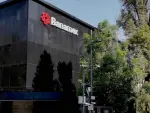 Citi mencionó que una vez que ocurra el cierre del 24% comprometido, sumado a la adquisición de la participación accionaria del 25% de Fernando Chico Pardo, como el accionista de referencia, habrá vendido el 49% del total de acciones de Banamex.

Para más información del tema, visita: https://www.eleconomista.com.mx/sectorfinanciero/citi-cierra-venta-22-6-banamex-total-24-anunciado-febrero-20260429-811165.html

¡Síguenos en nuestras redes sociales para mantenerte informado!

Twitter: https://twitter.com/eleconomista 
Facebook: https://www.facebook.com/ElEconomista.mx
Instagram: https://www.instagram.com/eleconomistamx
LinkedIn: https://www.linkedin.com/company/el-economista/

#ElEconomista #Citi #Banamex