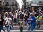 El Informe de Finanzas Públicas y la Deuda Pública mostró que, en los tres primeros meses del año, los ingresos presupuestarios sumaron 2 billones 224,264 millones de pesos, lo que representó una caída de 0.7% en comparación con el mismo periodo del año pasado.

Para más información del tema, visita: https://www.eleconomista.com.mx/economia/ingresos-publicos-cayeron-medio-aumento-gasto-publico-caida-pib-20260430-811381.html

¡Síguenos en nuestras redes sociales para mantenerte informado!

Twitter: https://twitter.com/eleconomista 
Facebook: https://www.facebook.com/ElEconomista.mx
Instagram: https://www.instagram.com/eleconomistamx
LinkedIn: https://www.linkedin.com/company/el-economista/

#ElEconomista #IngresoPúblicos #Hacienda