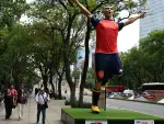 La manifestación fue convocada por un grupo disidente del sindicato de educación, la CNTE, que ha amenazado con movilizaciones masivas durante la inauguración del Mundial de futbol en nueve días.

¡Síguenos en nuestras redes sociales para mantenerte informado!