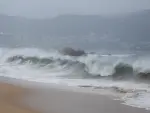 La tormenta tropical Boris provocó olas de entre 2 y 3 metros de altura en las costas de Acapulco.