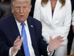 El presidente estadounidense volvió a cargar contra México y Canadá y dijo que no busca una simple renegociación del acuerdo comercial. 

¡Síguenos en nuestras redes sociales para mantenerte informado!