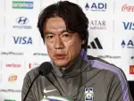 South Korea's head coach Hong Myung-bo speaks during a press conference at the Guadalajara Stadium in Zapopan, Mexico on June 17, 2026, on the eve of the 2026 World Cup football match between South Korea and Mexico. (Photo by Ulises RUIZ / AFP)