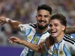 Julian Alvarez y Jose Manuel Lopez. Foto: AFP