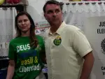 El senador conservador Flávio Bolsonaro encabezaba ampliamente el conteo de votos en la primera vuelta de las presidenciales brasileñas frente al mandatario izquierdista Luiz Inácio Lula da Silva, con casi 65% de las urnas contabilizadas.