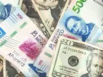 El peso mexicano cede terreno, cotizando sobre la línea de 18 unidades ante el fortalecimiento del billete verde en los mercados.
Para más información del tema, visita: https://www.eleconomista.com.mx/mercados/precio-dolar-hoy-7-octubre-2026-cuanto-cotiza-20261007-837349.html

¡Síguenos en nuestras redes sociales para mantenerte informado! 

Twitter: https://twitter.com/eleconomista 
Sitio web: https://www.eleconomista.com.mx/ 
Facebook: https://www.facebook.com/ElEconomista.mx 
Instagram: https://www.instagram.com/eleconomistamx 

#ElEconomista #EETV #Mercados