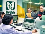 El IMSS modificó las condiciones de incorporación a la Modalidad 40 ante presuntas irregularidades en su uso. Te explicamos cómo funciona este esquema para mejorar las pensiones, qué cambió y a quiénes afecta.

Para más información del tema, visita: https://www.eleconomista.com.mx/explicadores/explicador-modalidad-40-imss-cambiaron-reglas-20261023-840082.html

¡Síguenos en nuestras redes sociales para mantenerte informado! 

Twitter: https://twitter.com/eleconomista 
Sitio web: https://www.eleconomista.com.mx/ 
Facebook: https://www.facebook.com/ElEconomista.mx 
Instagram: https://www.instagram.com/eleconomistamx 

#ElEconomista #EETV #ExplicadoresEE