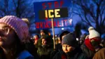 Manifestantes en contra de ICE.
