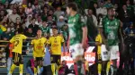 Brian Rodriguez celebra con sus compañeros la victoria del América ante el León.