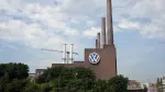 La justicia alemana condenó este lunes a cuatro exdirectivos de Volkswagen a penas de hasta cuatro años y medio de prisión, informó la agencia de noticias Bloomberg, diez años después de las revelaciones del escándalo conocido como "Dieselgate".

Para más información del tema, visita: https://www.eleconomista.com.mx/empresas/cuatro-exdirectivos-volkswagen-son-condenados-prision-escandalo-dieselgate-20250526-760728.html 

¡Síguenos en nuestras redes sociales para mantenerte informado!

Twitter: https://twitter.com/eleconomista 
Facebook: https://www.facebook.com/ElEconomista.mx
Instagram: https://www.instagram.com/eleconomistamx
LinkedIn: https://www.linkedin.com/company/el-economista/

#ElEconomista #EETV